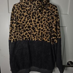EUC! Women's Leopard Print Pullover Hoodie Sz 2xl (Fits smaller)